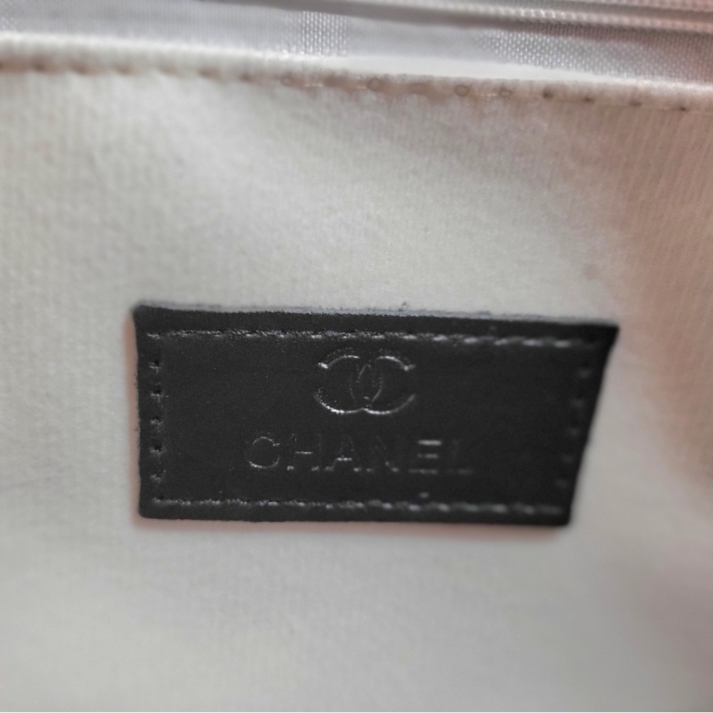 🔥 CHANEL Deauville Two-Way Tote Bag, GWP, VIP, New! 🔥 - Picture 5 of 10